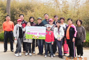 2011年(nián)佳世客東(dōng)部購(gòu)物(wù)中心舉辦公益植樹(shù)