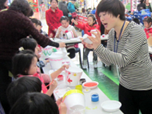 永旺煙(yān)台購(gòu)物(wù)中心歡樂(yuè)周末，“上(shàng)午花(huā)盆DIY 下(xià)午種子(zǐ)自(zì)己種”