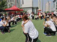 與愛(ài)同行(xíng)，溫暖童心