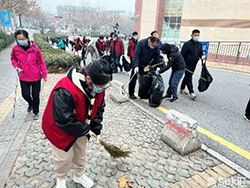 助力文(wén)明(míng)典範城(chéng)市(shì)，共建美(měi)好(hǎo)家(jiā)園—青島永旺25周年(nián)衛生(shēng)清掃