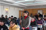 在座的(de)學生(shēng)踴躍提問(wèn)。